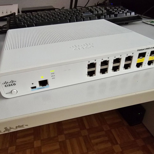 Cisco Switch WS-C2960C-8TC-S ανακατασκευασμένος με 8 θύρες 100Mbits, 2 θύρες 1000Mbits, 2 ComboSFP