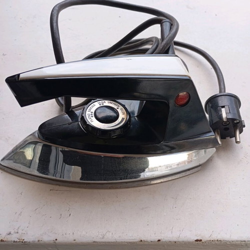 Vintage electric iron 70s used, East Germany