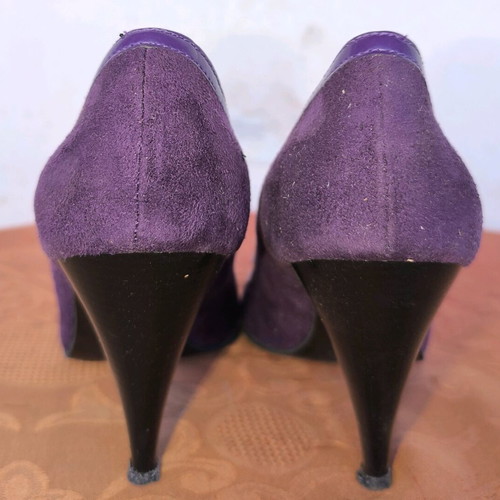 Stefania purple pumps like new, size 39