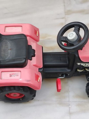 Children's tractor used with pedals