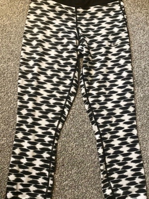 Nike Womens Relay Dri-FIT Training Leggings like new, black white, Small