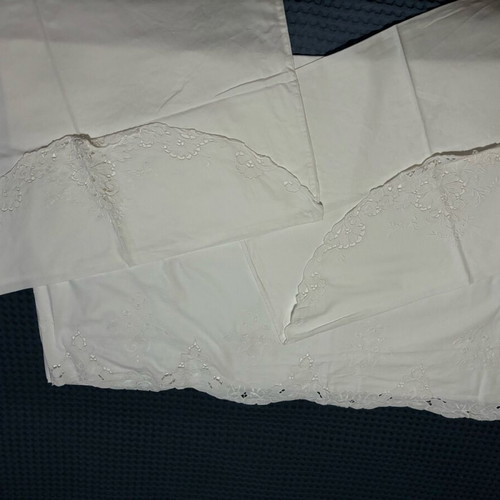 Bed sheet 2.30x2.70 with two pillowcases 50x75 like new