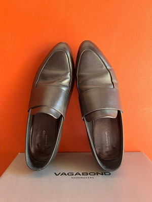 Vagabond black leather shoes like new, size 38