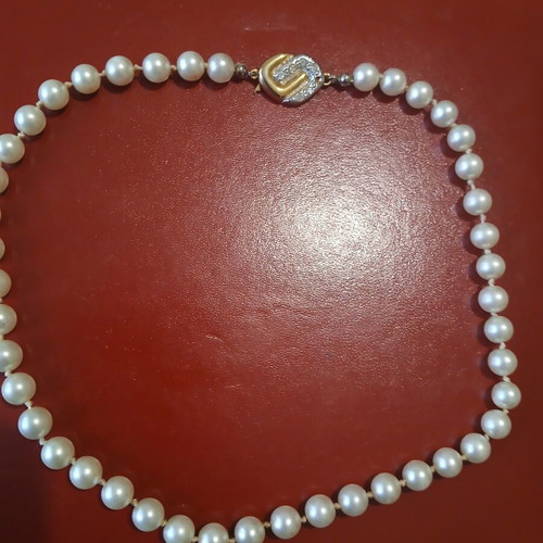 Necklace with faux pearls vintage, 42 cm, like new