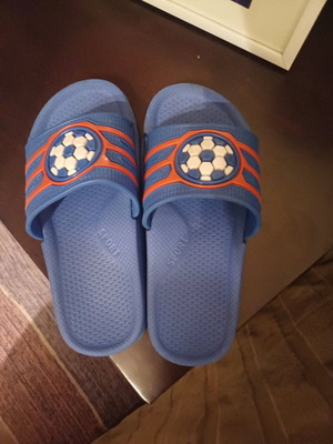 Children's slippers like new, size 25-26, blue