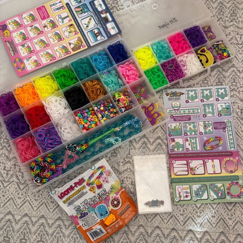 Rainbow Loom Loomi-Pals Mega Combo Bracelet set like new, 2 kits with pouch