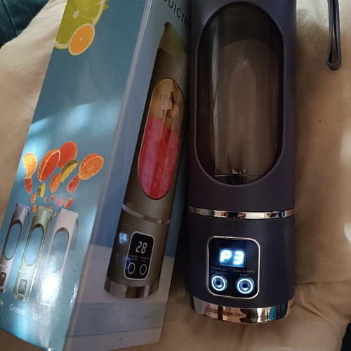 Handheld juicer unused, rechargeable with USB