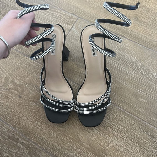 Famous Shoes high heel sandals with rhinestones, used, size 40, black