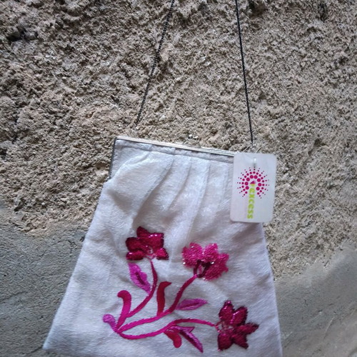 Large fabric bag vintage style with embroidery and chain new
