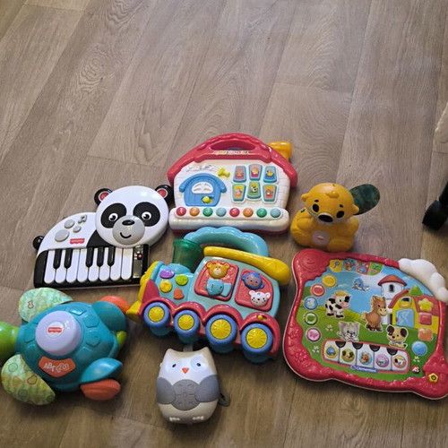 Baby toys in like new condition, all working except the turtle