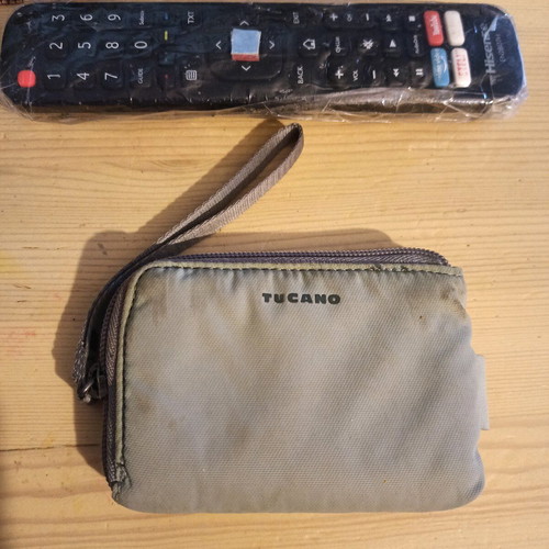 Fabric camera case like new, gray with zipper and handle