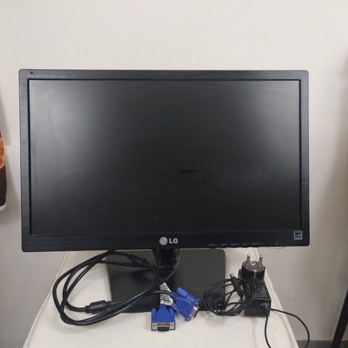 LG Flatron E1942C-BN Monitor 18.5 inches used