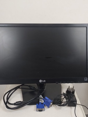 LG Flatron E1942C-BN Monitor 18.5 inches used