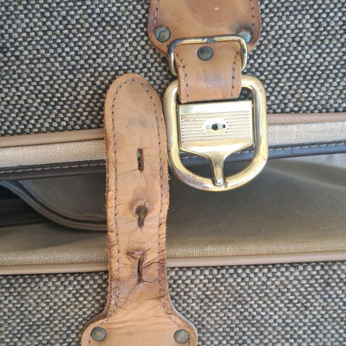 Vedette travel suitcase used, beige, opening design