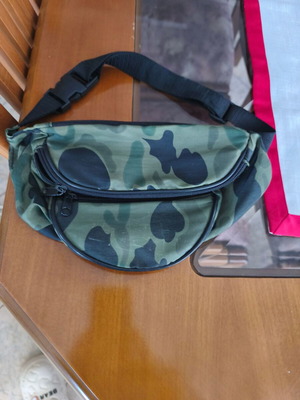 Banana bag crossbody new, khaki camouflage with 3 compartments