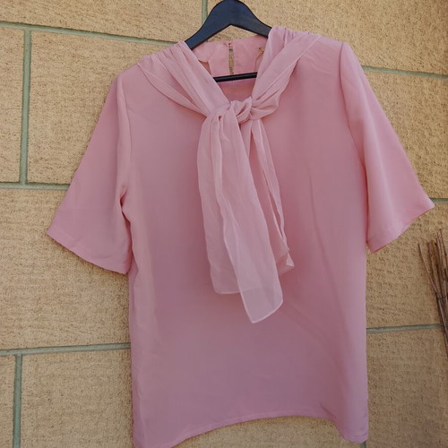 Pink short-sleeve blouse like new