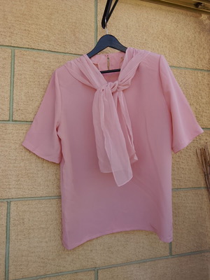 Pink short-sleeve blouse like new