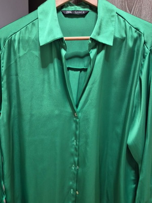 Zara women's satin shirt like new, green, size L