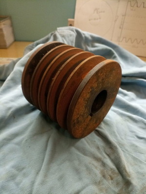 Τροχαλία ιμάντα V 5 θέσεων σαν καινούργιο, μεταλλική