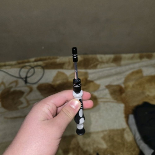 Screwdriver set 115-1 like new for mobile repairs