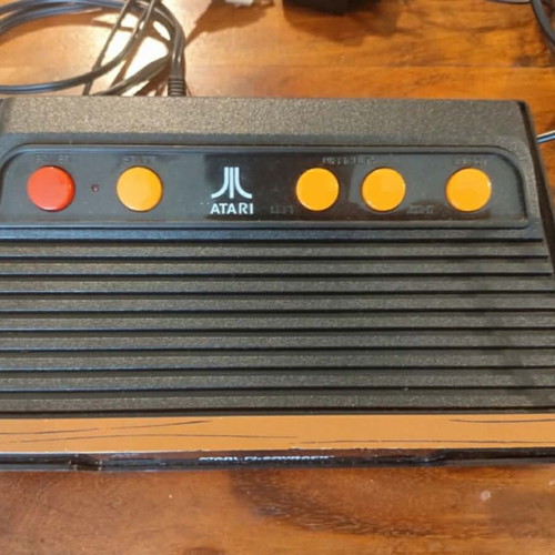 Atari Flashback console like new with two controllers and many games