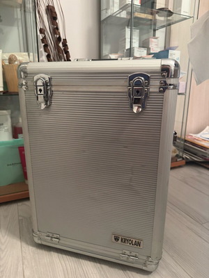 Professional makeup case used, portable