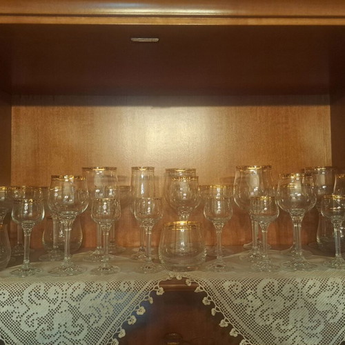 Crystal glasses with gold detail set