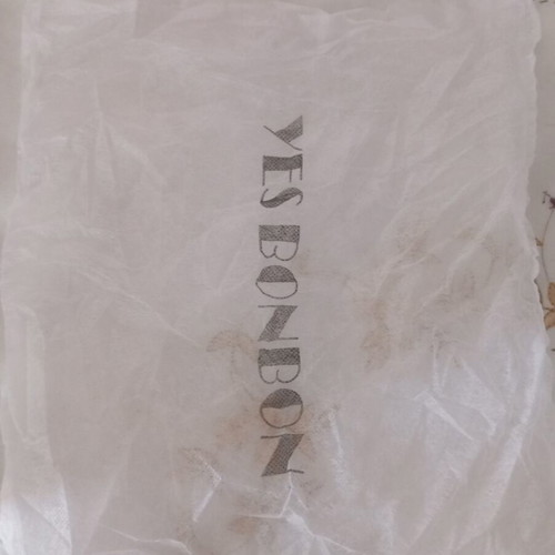Medium Yes Bonbon storage bag like new