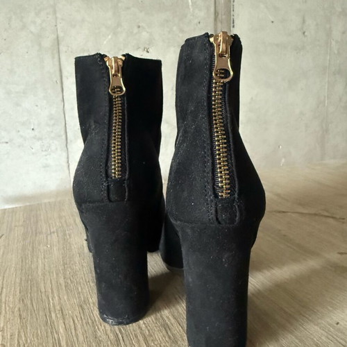 Alta Moda black castor ankle boots size 37 like new