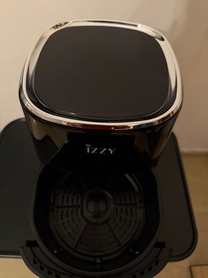 Izzy Air Fryer 4.5lt Black IZ-8213 like new
