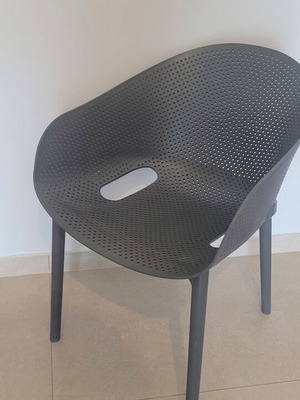 Sky armchairs set of 4 like new, dark grey polypropylene