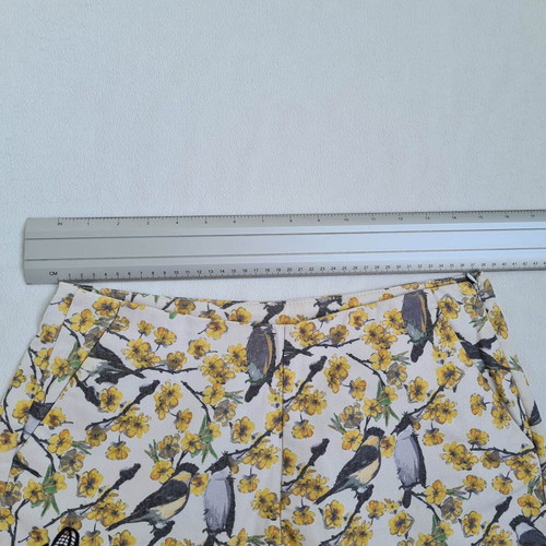 Desigual women's floral shorts with embroidered butterflies, size 40 M/L W30"