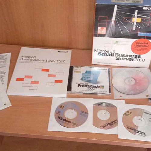 Small Business Server 2000 used, in box with all licenses