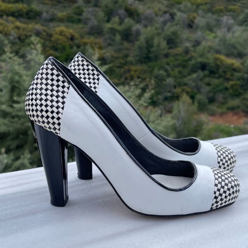 GF Ferre elegant white pumps like new, size 39