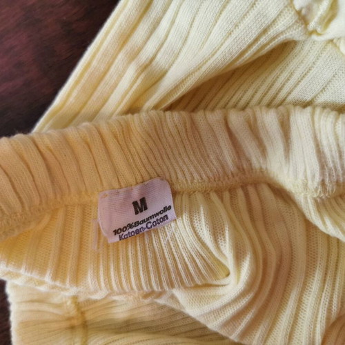 Yellow tiered skirt with elastic rib-knit waist, size M