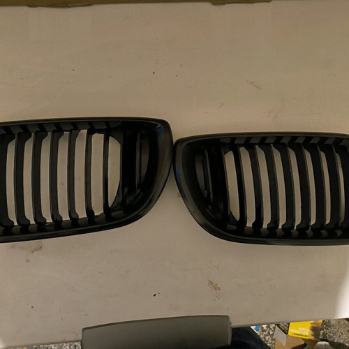 BMW E46 sedan kidney grilles genuine black new