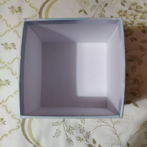 Collectible cardboard box new, dimensions 10x10x10 cm