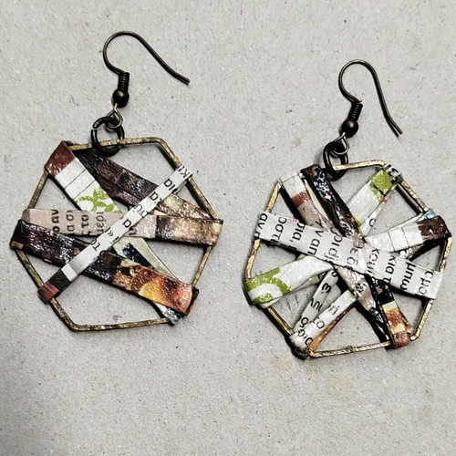 Earrings new, made of brass and varnished paper