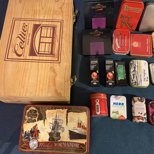 Metal Tin Collection like new