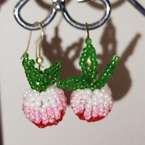 Handmade apple earrings like new, with beads