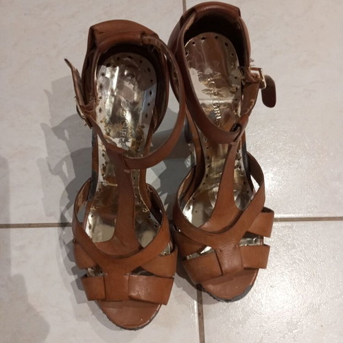 BCBG Leather High-Heeled Sandals used, size 37, beige