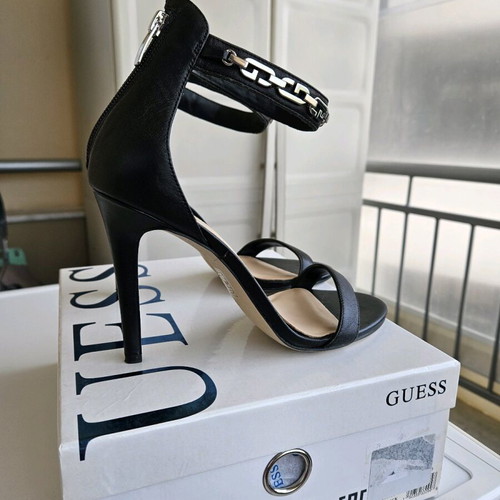Guess leather sandals size 39 like new, black