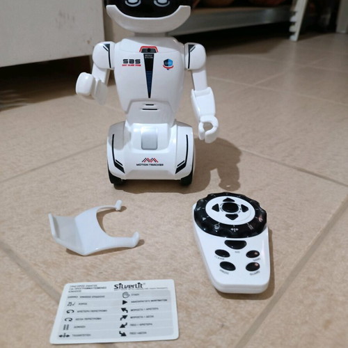 Sas robot with remote control like new