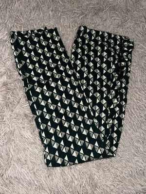 H&M slim pants new, black and green, size L
