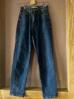 Zara Mom Jeans like new, size XS / 34 / 6