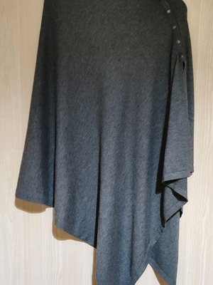 Prenatal Easy Chic grey poncho like new, one size