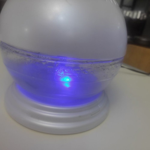 Air Fresh Globe like new with color change and essential oils