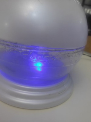 Air Fresh Globe like new with color change and essential oils