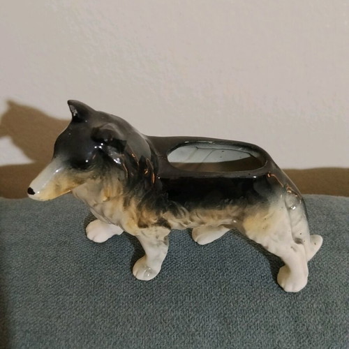Porcelain collie dog figure used, bud vase