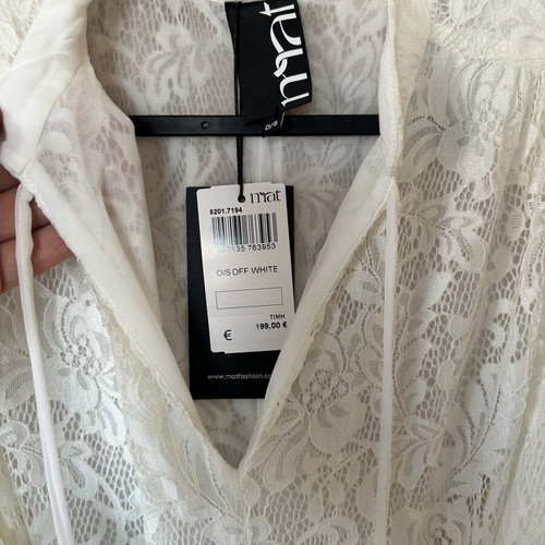 Mat long lace dress new with tag, size M/L, cream shade